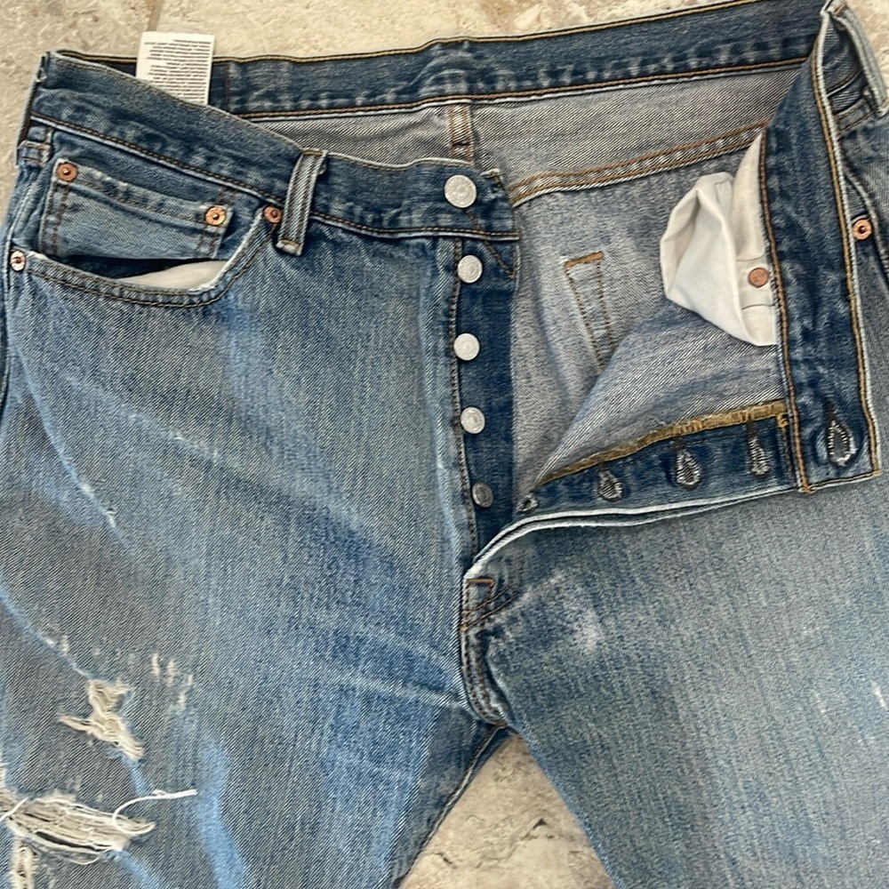 501 blue denim jeans button fly distressed straight leg jeans 36 x 29